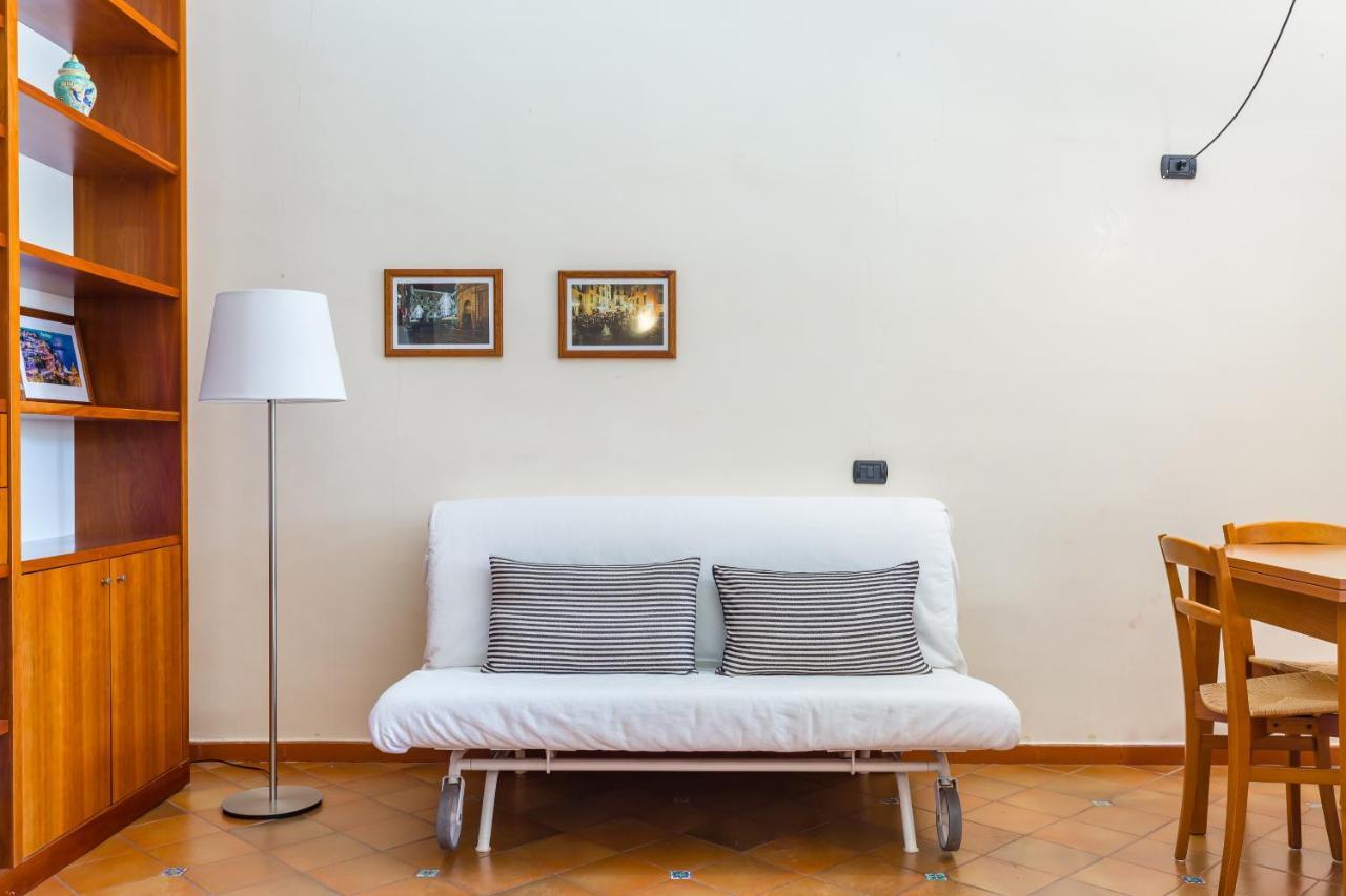 Casa 45 Apartment ซาแลร์โน ภายนอก รูปภาพ