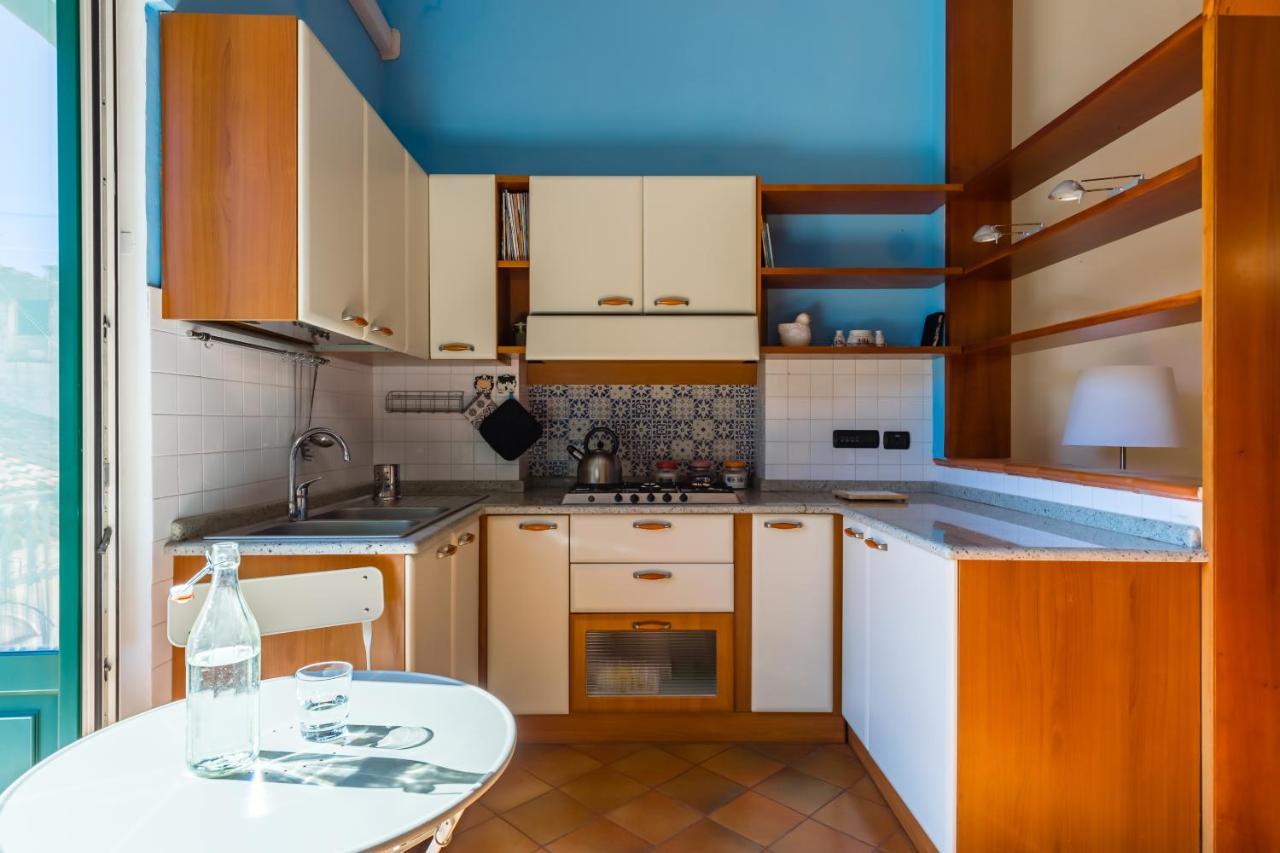Casa 45 Apartment ซาแลร์โน ภายนอก รูปภาพ